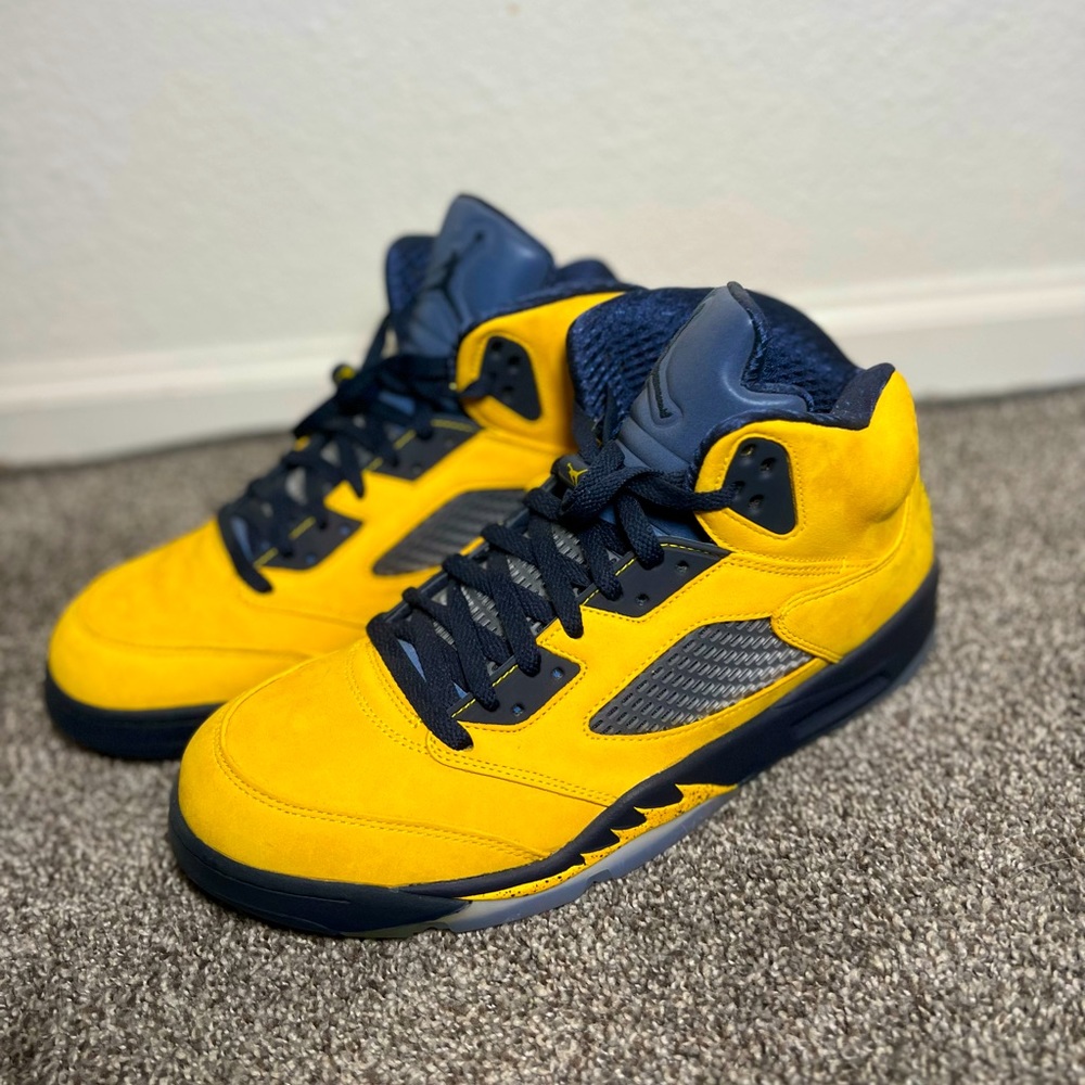 Air Jordan Retro 5s SP Michigan